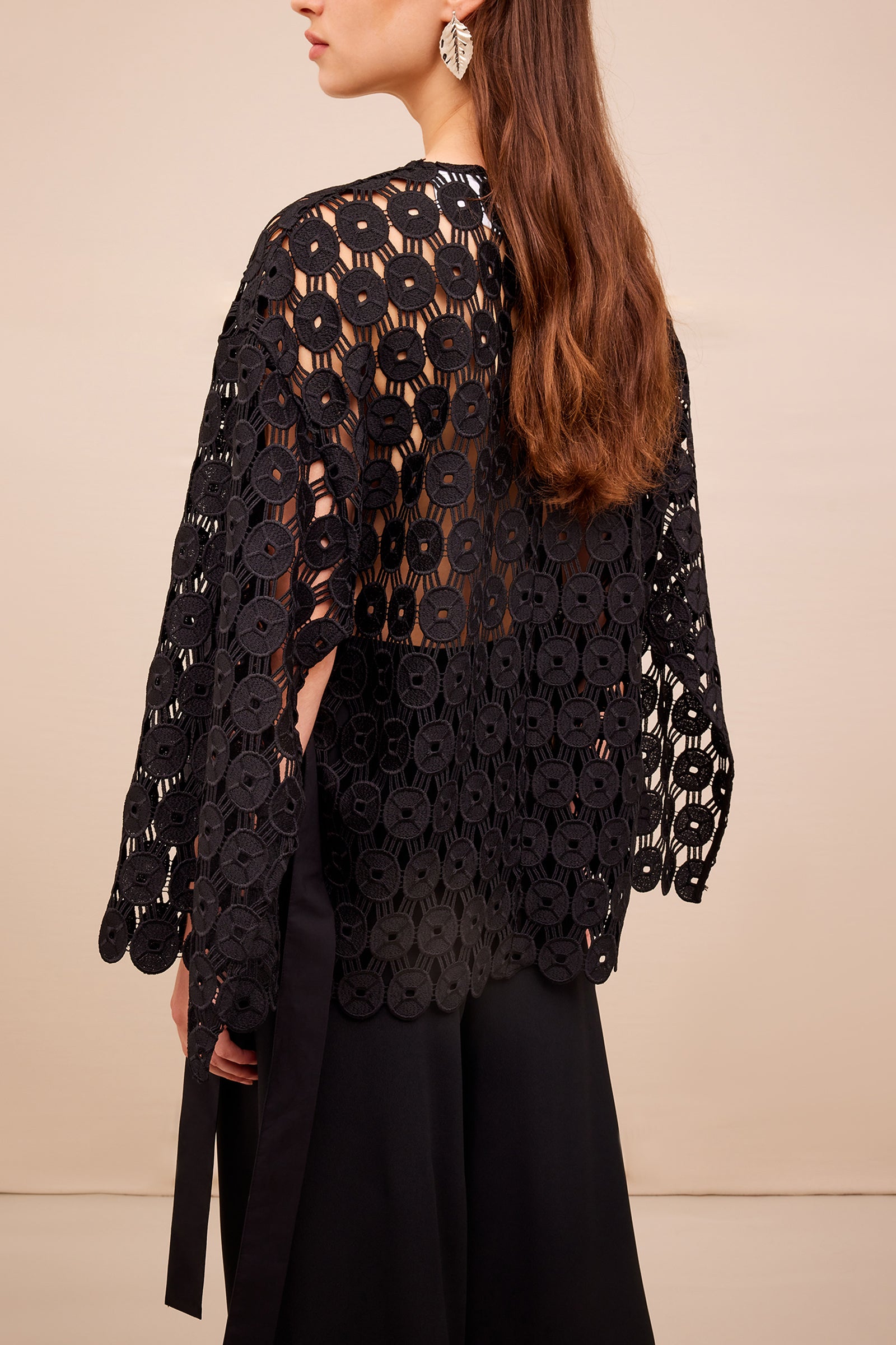 NARA MACRAMÃ BLOUSE