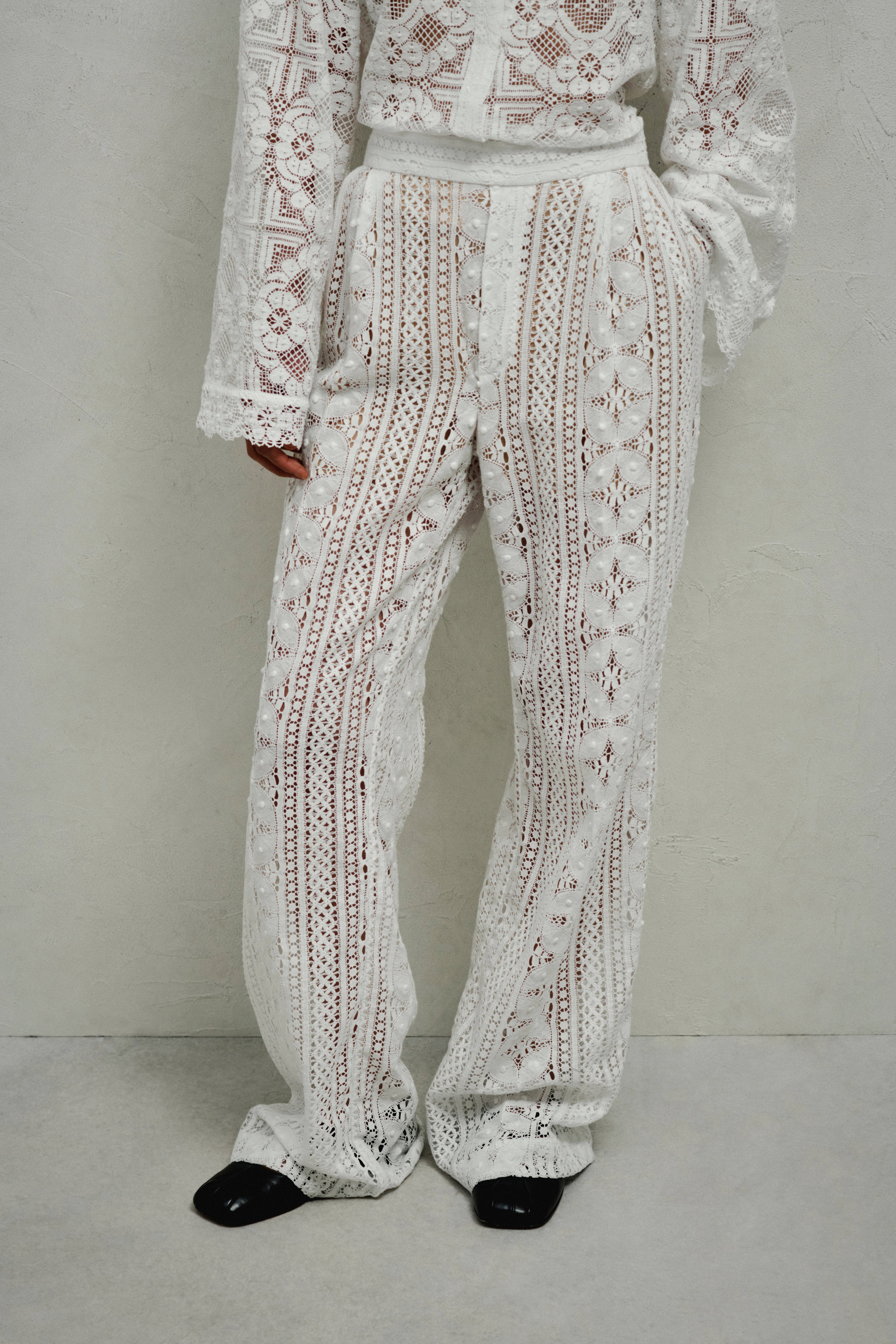 定価4.4万程　ERIKA CAVALLINI エリカ・カヴァリーニ ブラウス EWB803(カーシーカシマ)ENJOY ブラウス ストレッチ上品 5～19号 会社